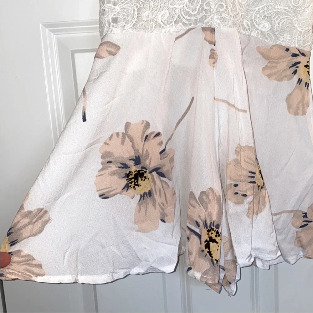 Floral Crochet Romper in Pink & White Brand New - Picture 8 of 13